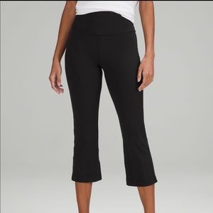 Lululemon Groove Super-High-Rise Crop 23”